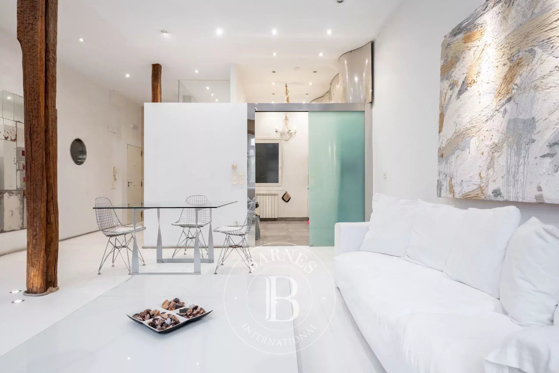 Sala d'estar de Pis en venda en Donostia - San Sebastián  amb Calefacció i Moblat