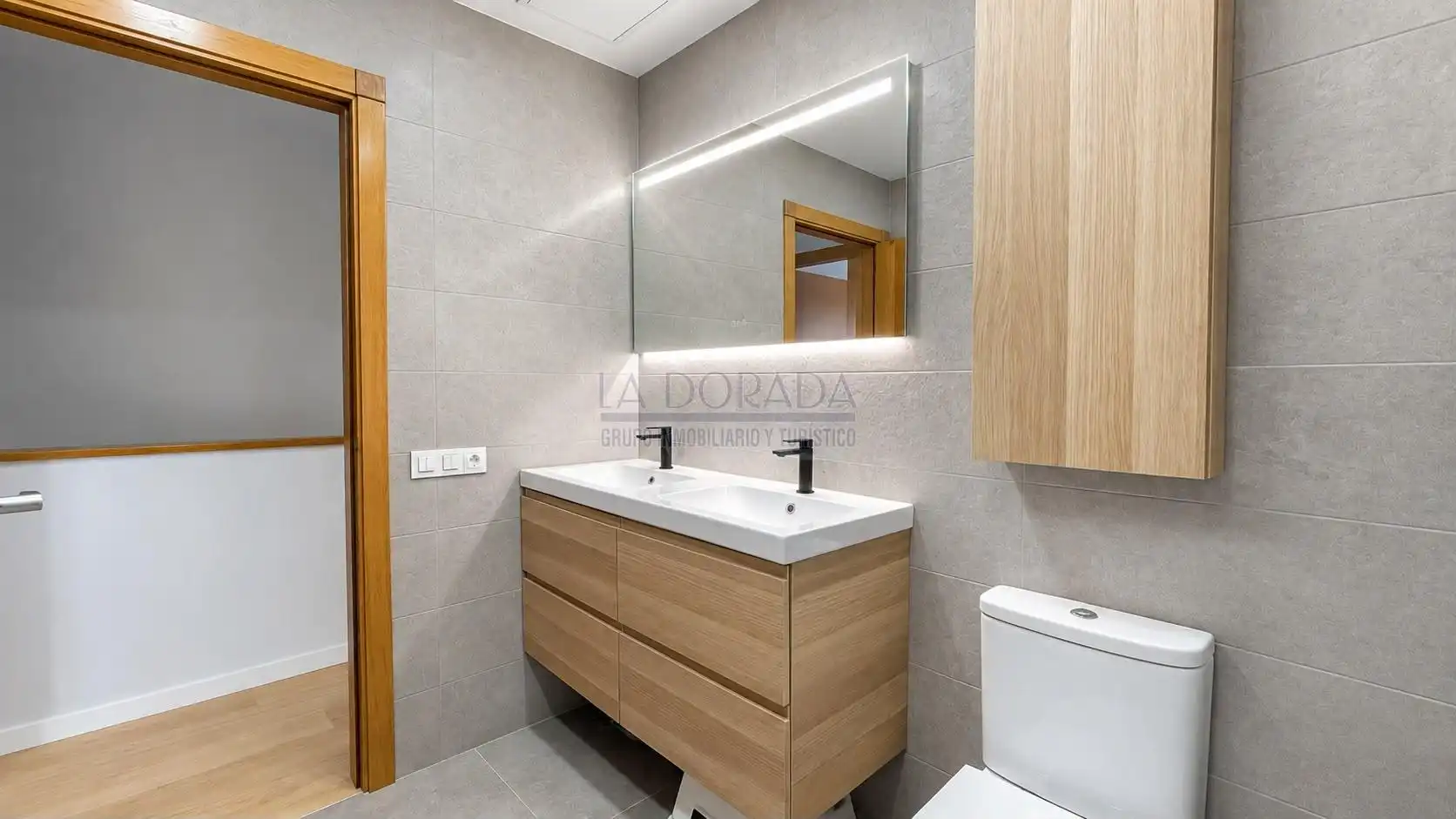 Badezimmer von Einfamilien-Reihenhaus zum Verkauf in Mont-roig del Camp mit Klimaanlage, Terrasse und Abstellraum