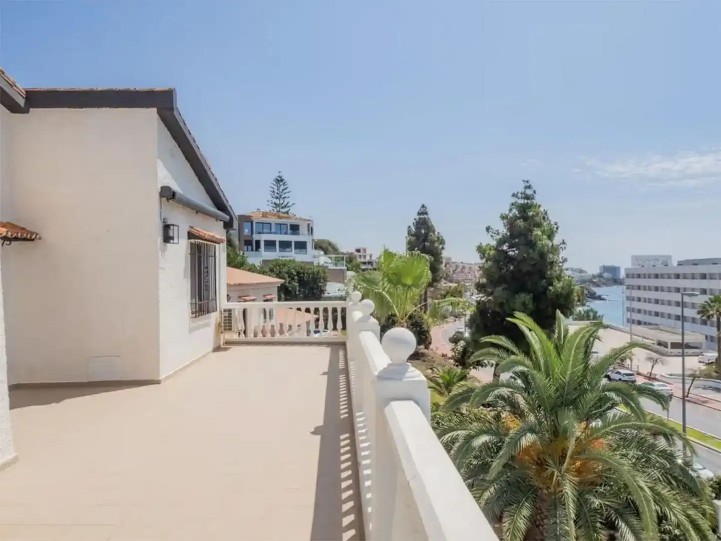 Terraza de Casa o chalet de alquiler en Benalmádena con Aire acondicionado, Jardín privado y Piscina