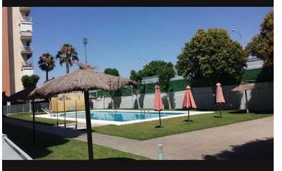 Swimming pool of Flat for sale in  Sevilla Capital  with Air Conditioner, Terrace and Balcony