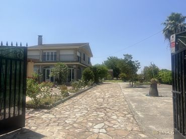 Villa con piscina in vendita a Don Benito