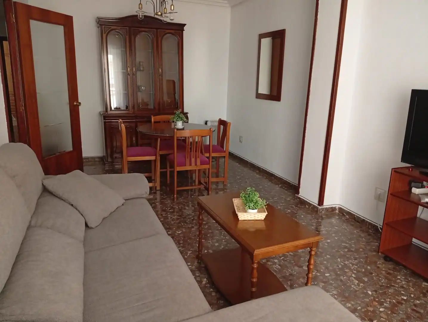 Wohnzimmer von Wohnung zur Miete in Jaén mit Klimaanlage, Terrasse und Möbliert