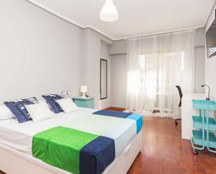 Bedroom of Flat to share in  Madrid Capital  with Air Conditioner and Terrace