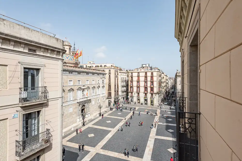 Pis de lloguer a Plaça de Sant Jaume, Barri Gòtic