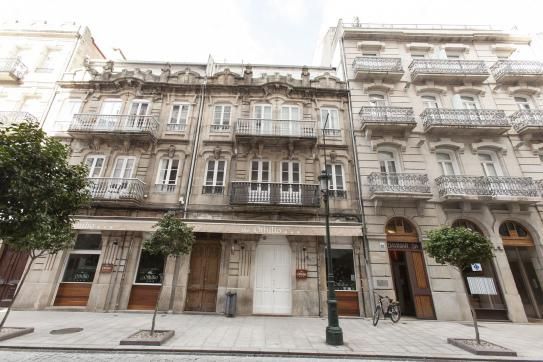 Vista exterior de Pis en venda en Vigo  amb Parquet i Balcó