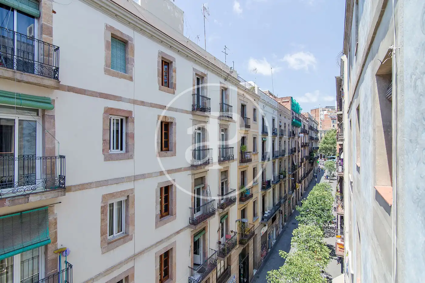 Vista exterior de Piso en venta en Barcelona con Calefacción, Amueblado y Balcón