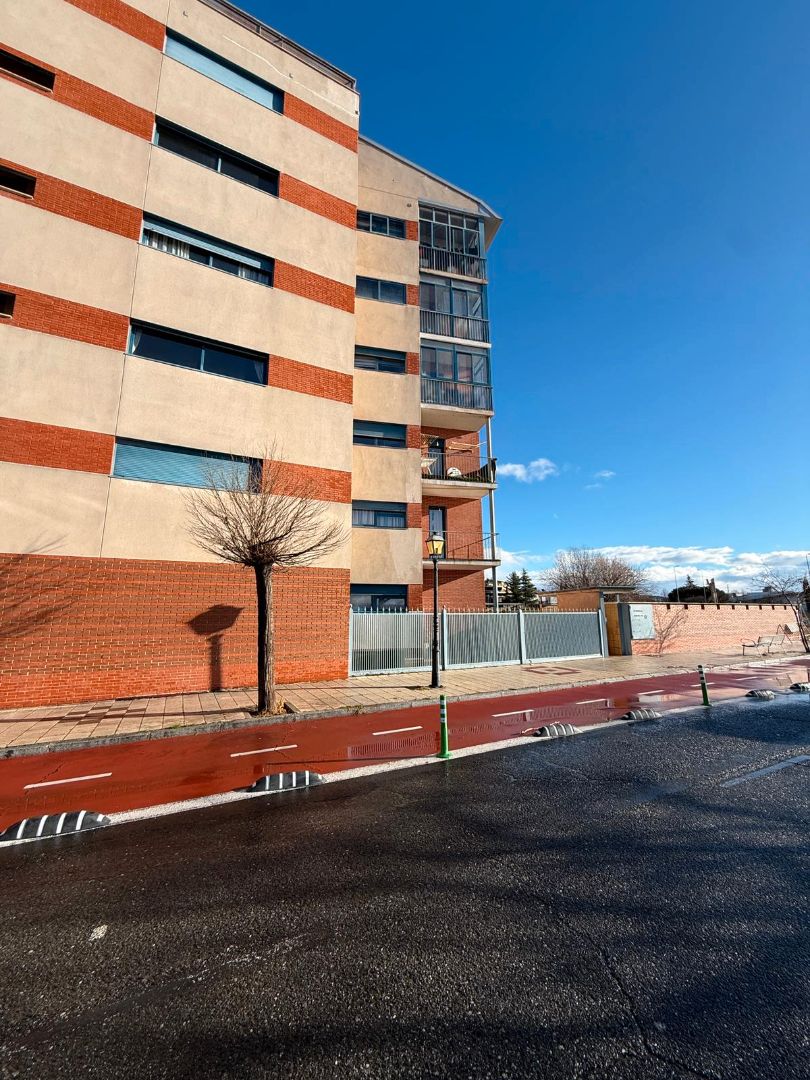 Vista exterior de Pis en venda en Ávila Capital amb Calefacció, Parquet i Terrassa