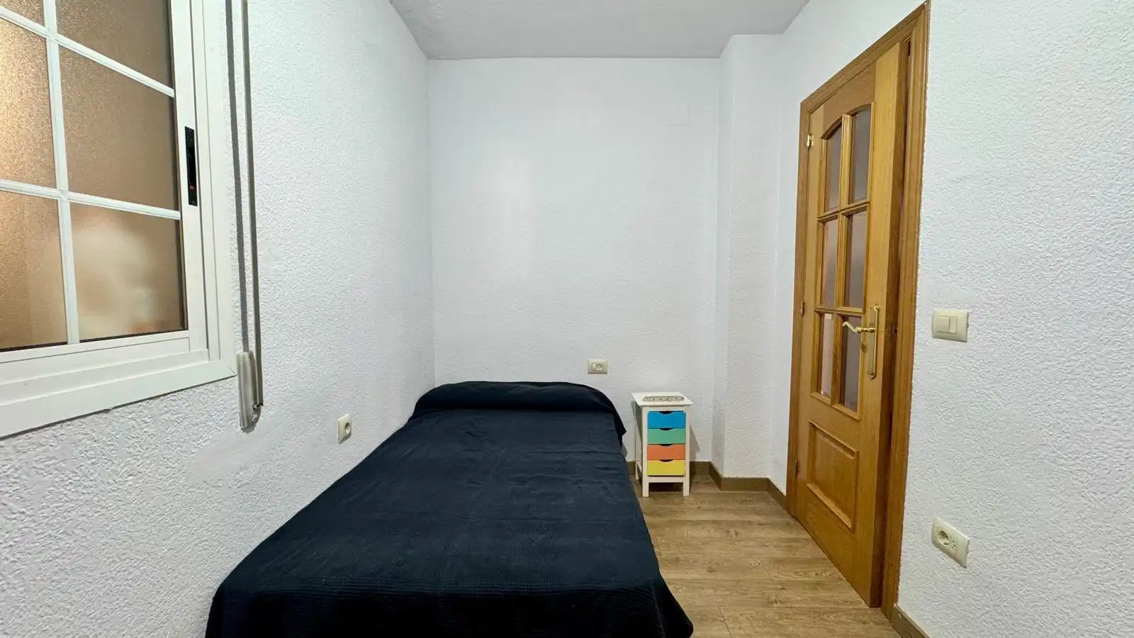 Bedroom of Flat for share in Burjassot  with Air Conditioner, Heating and Balcony