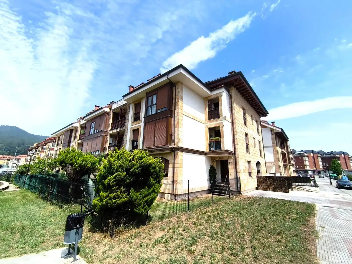 Vista exterior de Piso en venta en Santa María de Cayón con Calefacción, Trastero y Amueblado