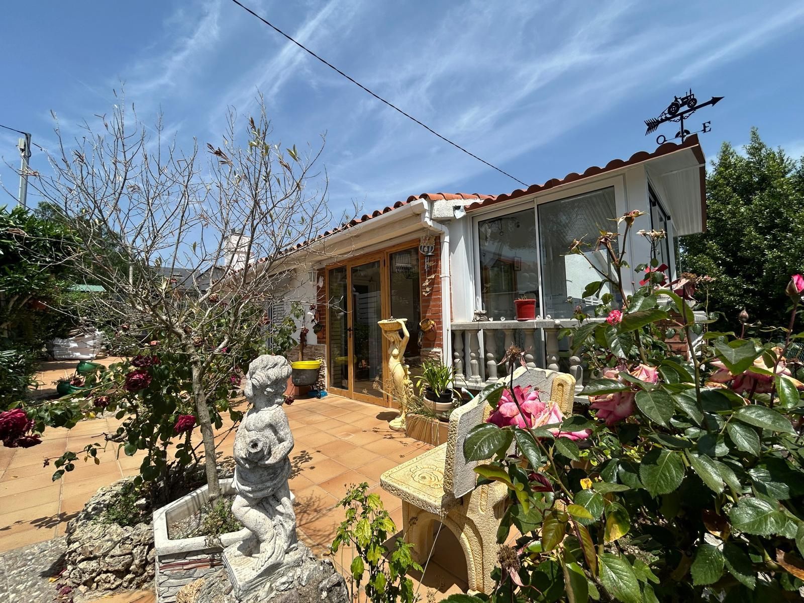 Vista exterior de Casa o xalet en venda en La Torre de Claramunt amb Aire condicionat, Calefacció i Jardí privat