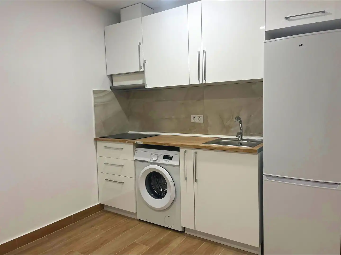 Cocina de Estudio de alquiler en Alcobendas con Aire acondicionado y Calefacción
