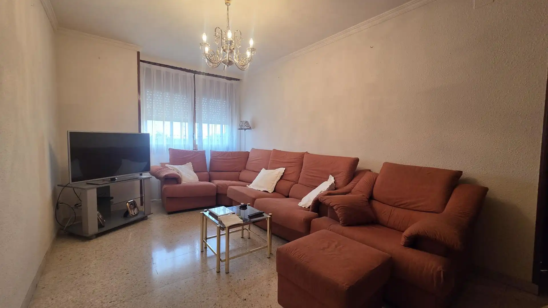 Sala de estar de Casa adosada en venta en Lleida con Calefacción