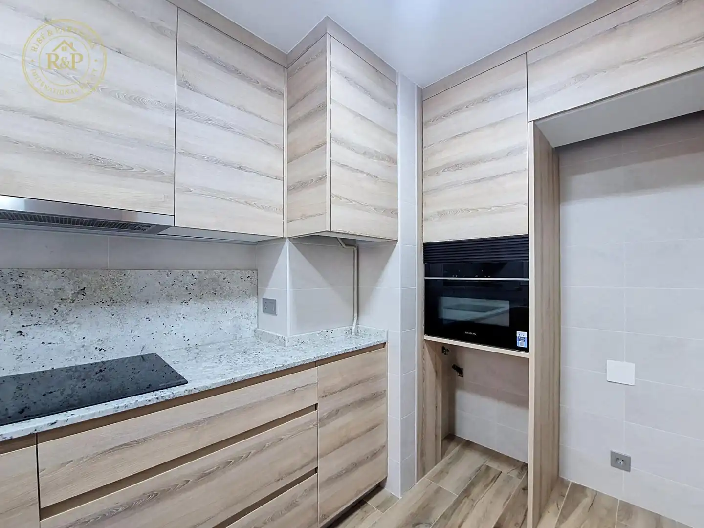 Cocina de Piso en venta en Barcelona con Aire acondicionado