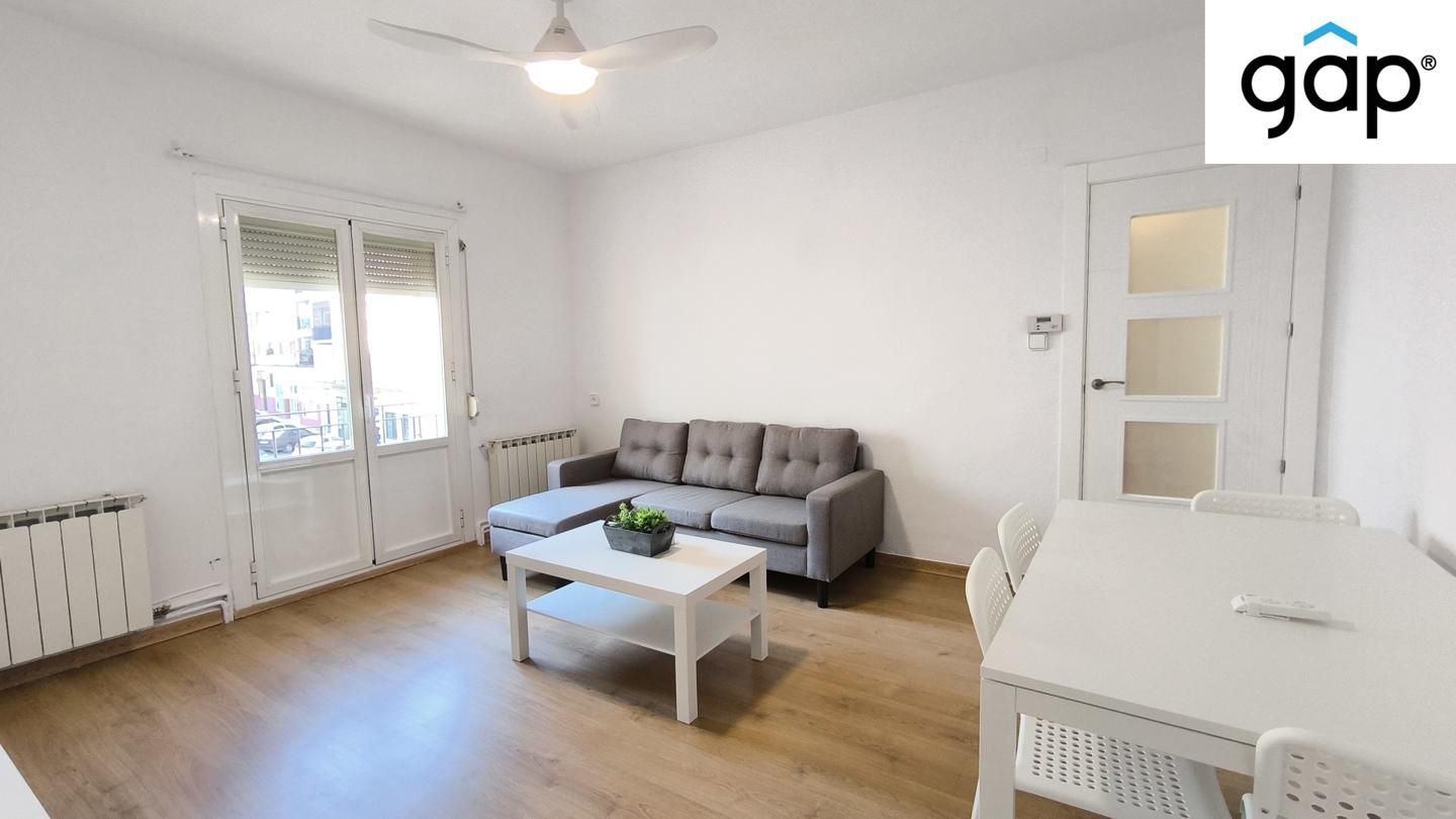 Flat to share in De Ramón Y Cajal, Centro