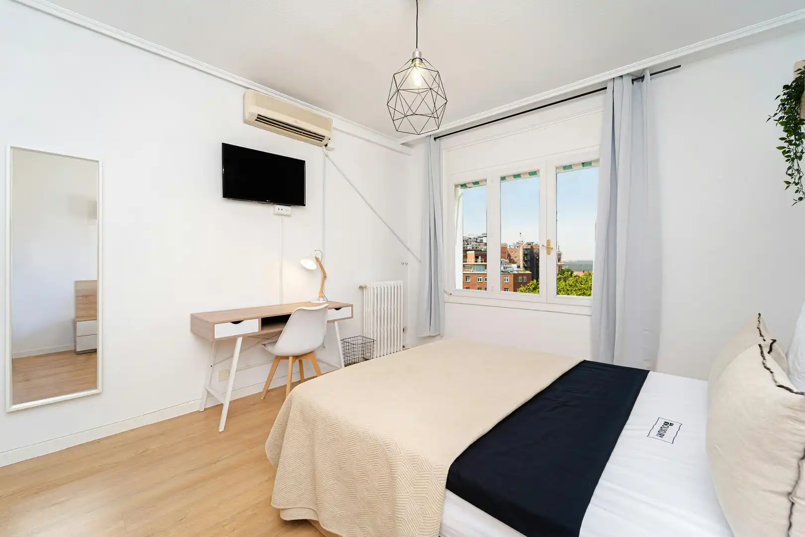 Habitación de Piso para compartir en Madrid con Aire acondicionado, Calefacción y Lavadora