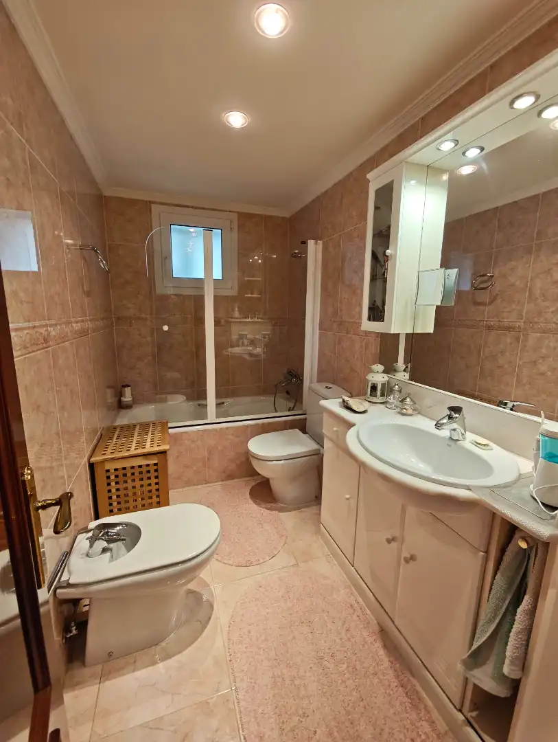 Bathroom of Flat for sale in Durango  with Heating, Furnished and Balcony