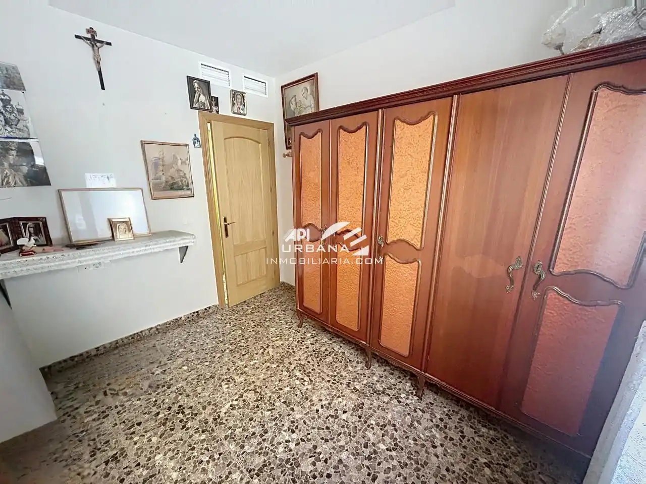 Habitación de Planta baja en venta en Lucena con Aire acondicionado y Amueblado