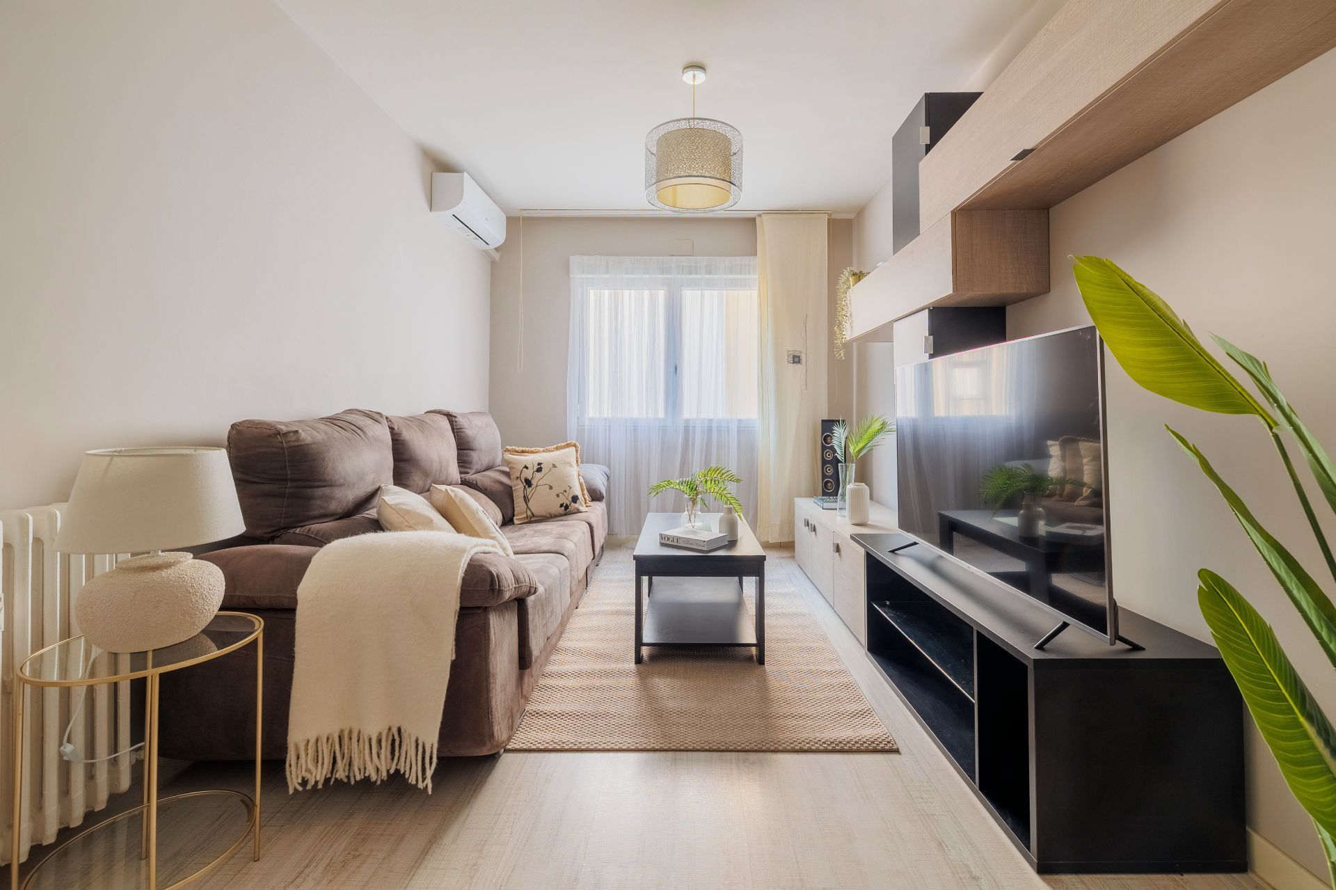 Living room of Flat for sale in  Madrid Capital  with Air Conditioner, Heating and Storage room