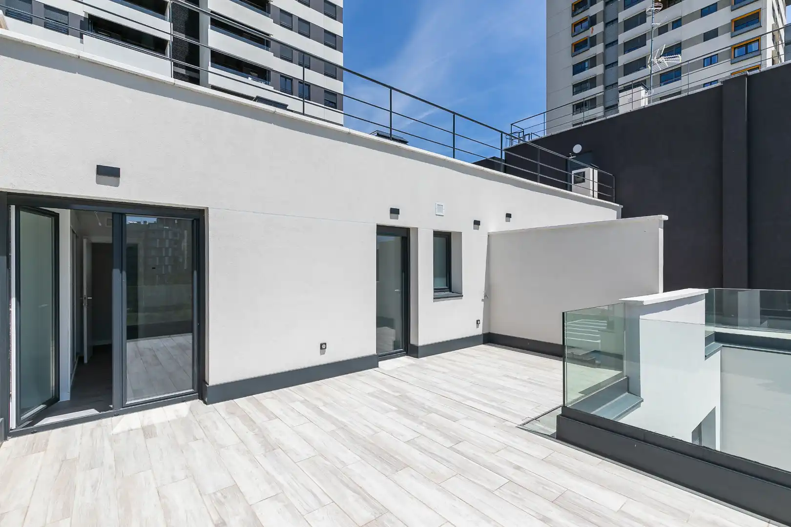 Terrasse von Dachboden zur Miete in Madrid mit Klimaanlage, Heizung und Parkett