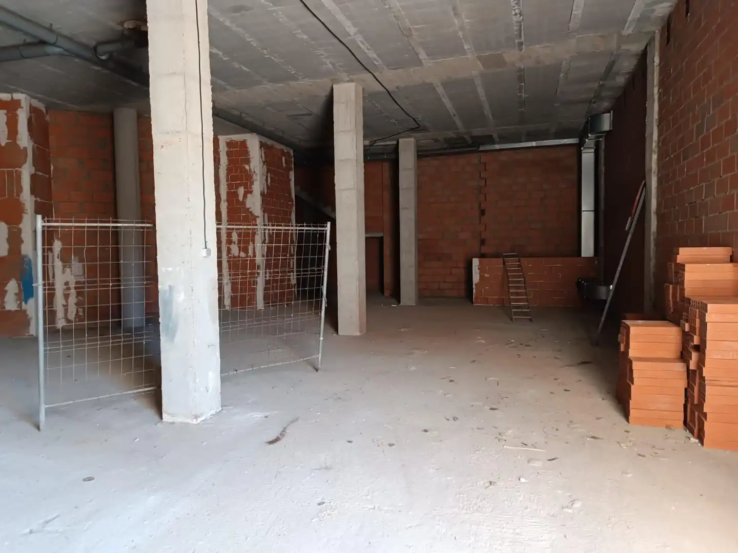 Geschaftsraum zur Miete in Calle Calle Río Piloña, Contrueces