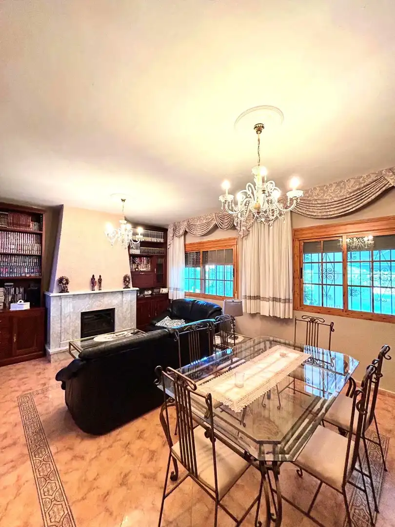 Chalet con piscina en venta en Castilblanco de los Arroyos