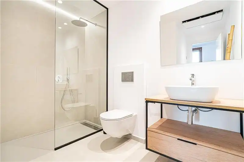 Badezimmer von Wohnung zur Miete in  Palma de Mallorca mit Klimaanlage