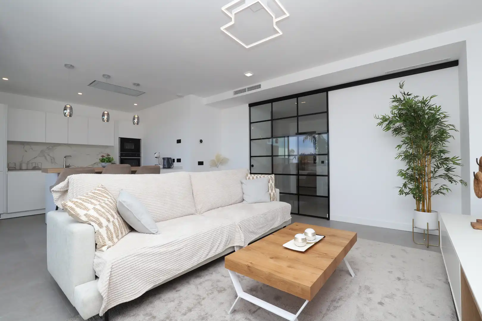 Wohnzimmer von Wohnungen zur Miete in Estepona mit Klimaanlage, Heizung und Terrasse