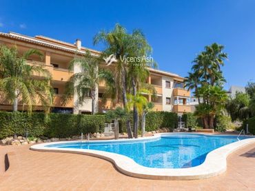 Flat with pool for sale in Cannes