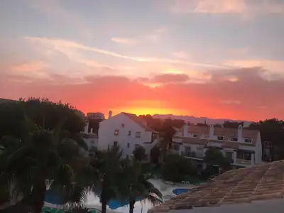 Vista exterior de Àtic en venda en Marbella amb Aire condicionat, Calefacció i Terrassa