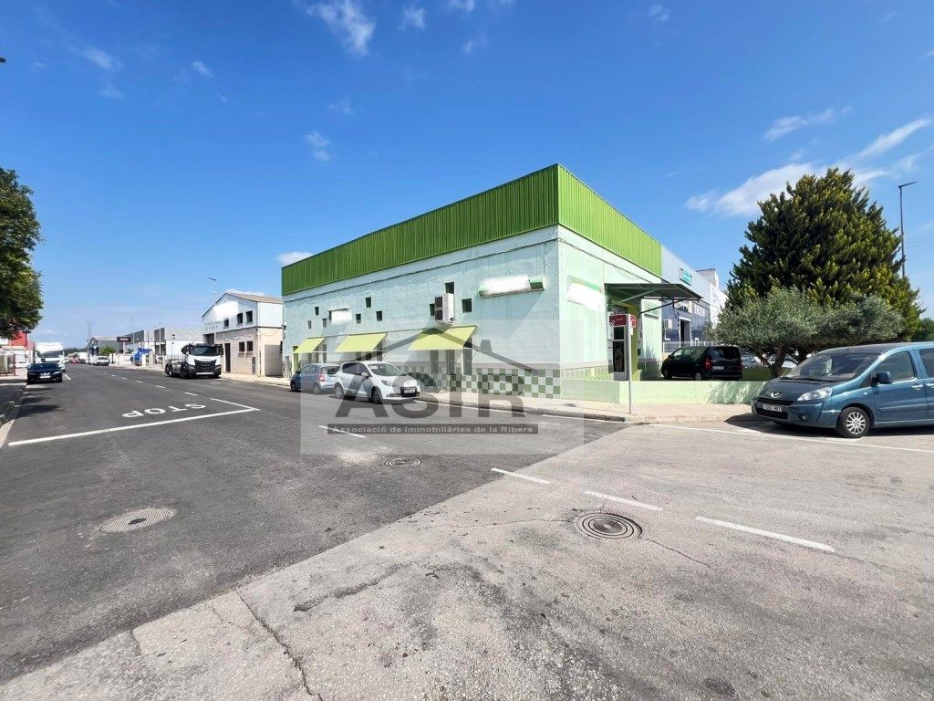 Vista exterior de Nave industrial en venta en Alzira