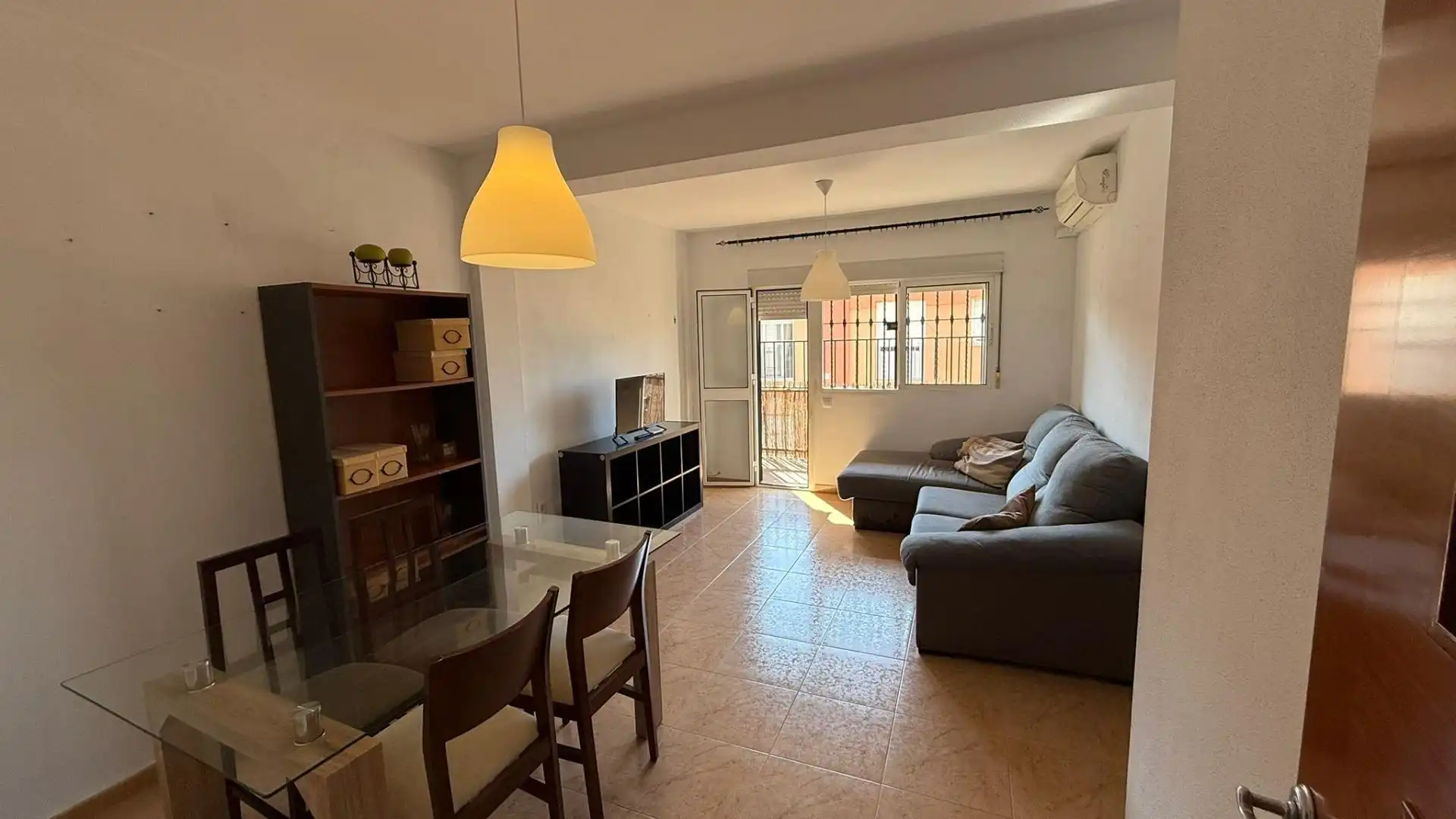 Sala de estar de Piso de alquiler en Sevilla con Aire acondicionado y Terraza