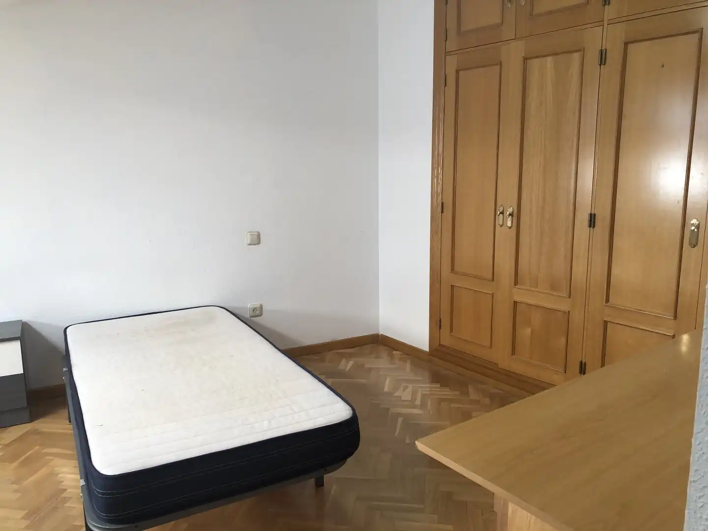 Habitación de Dúplex en venta en Segovia con Calefacción y Amueblado