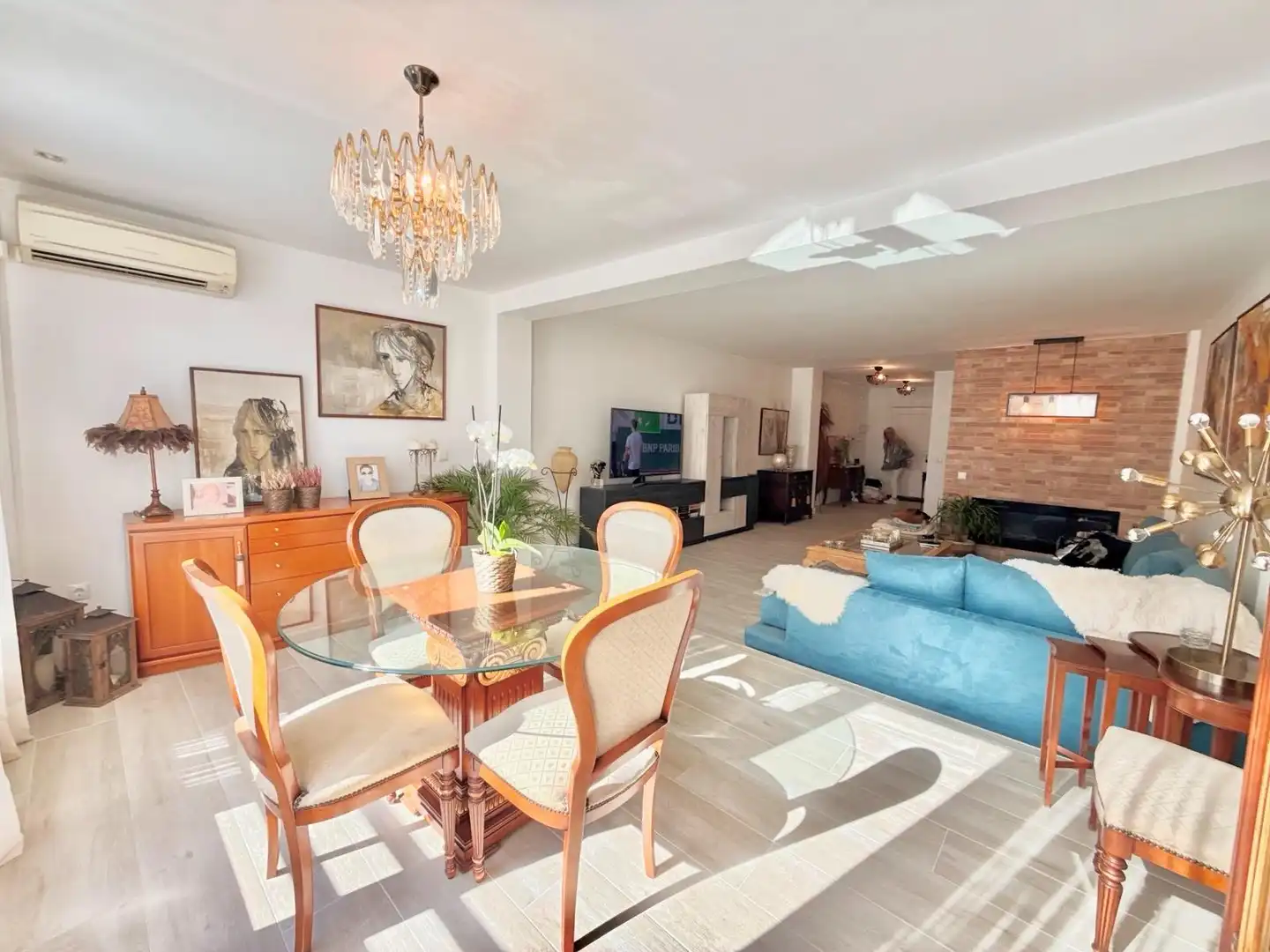 Sala de estar de Casa adosada en venta en Mijas con Aire acondicionado, Jardín privado y Terraza