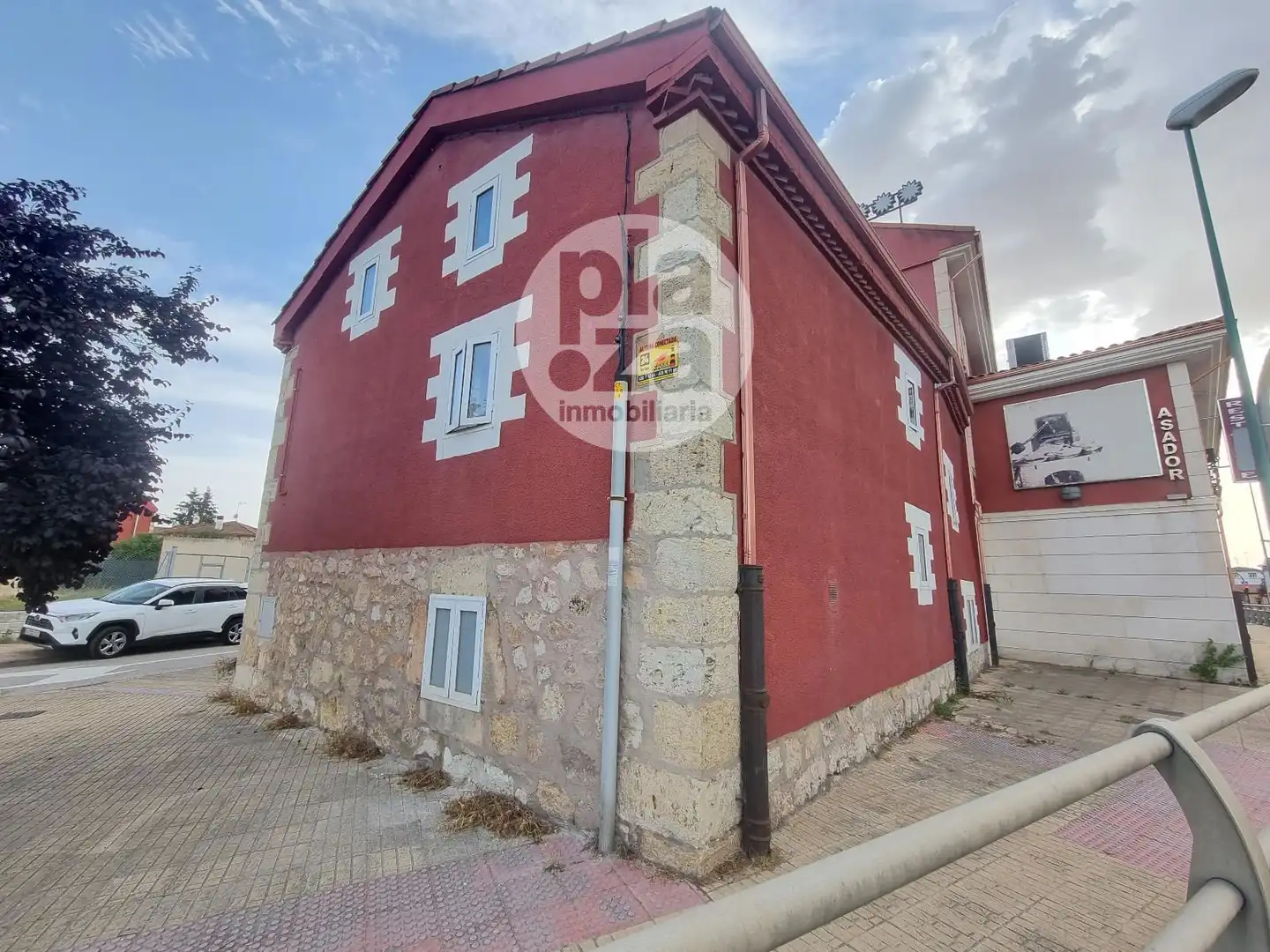 Vista exterior de Casa o xalet de lloguer en Burgos amb Calefacció, Traster i Moblat