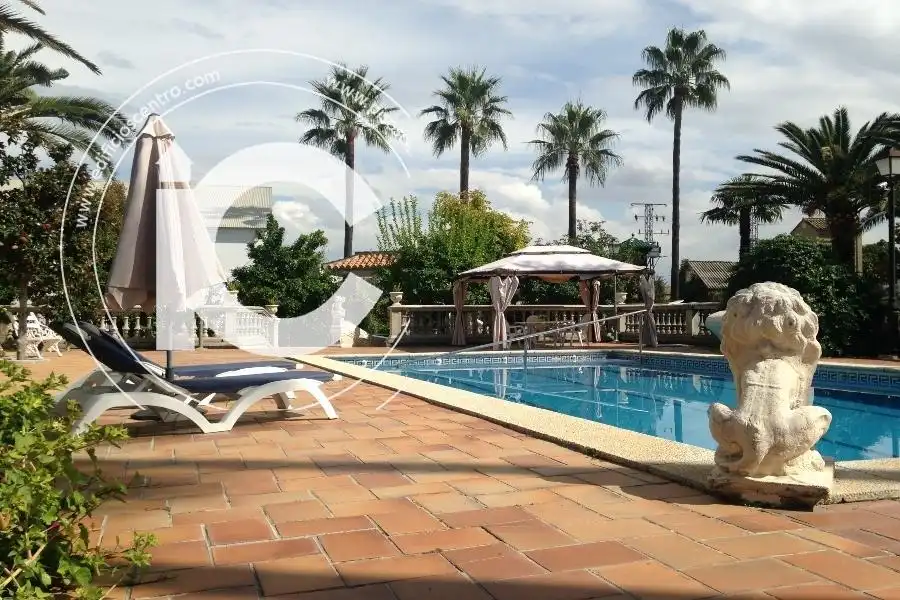 Xalet amb piscina en venda a del Genil, imagen 4