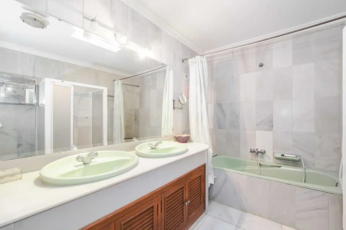 Bathroom of Houses for sale in Arahal  with Heating