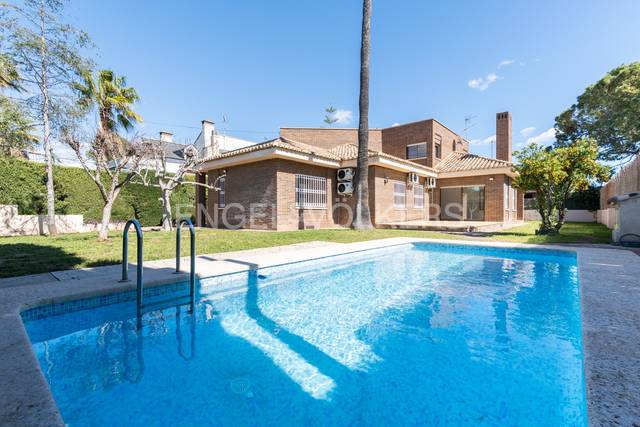 Casa-chalet en Alquiler en Avenida Ausias March en Rocafort