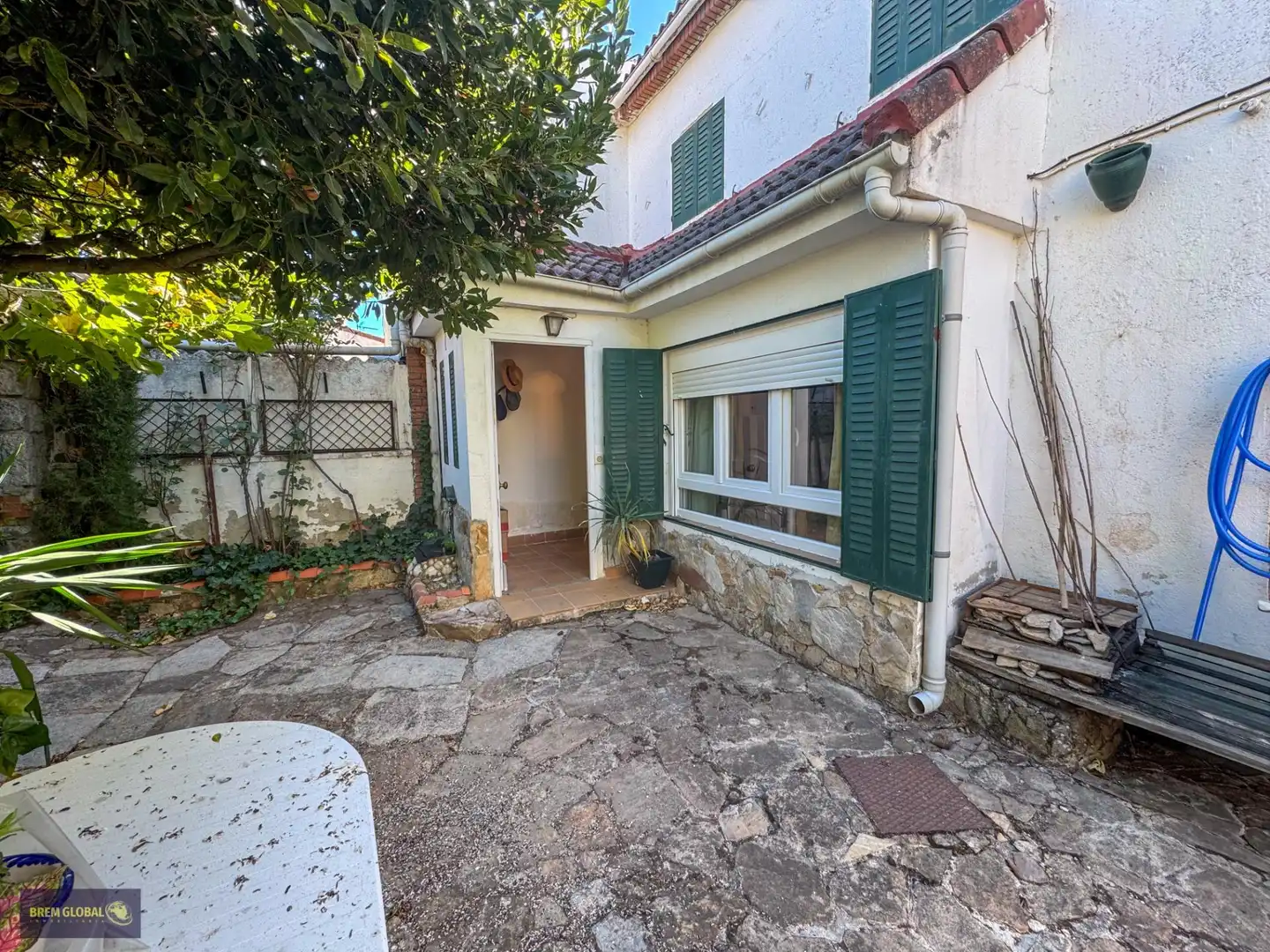 Jardí de Casa adosada en venda en Buitrago del Lozoya amb Jardí privat, Traster i Moblat