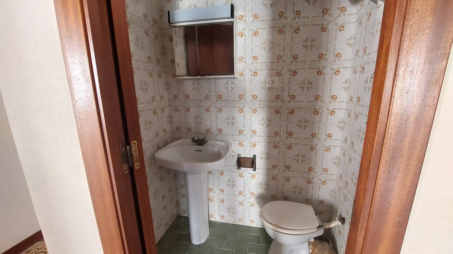 Baño de Piso en venta en Murcia con Amueblado, Horno y Balcón