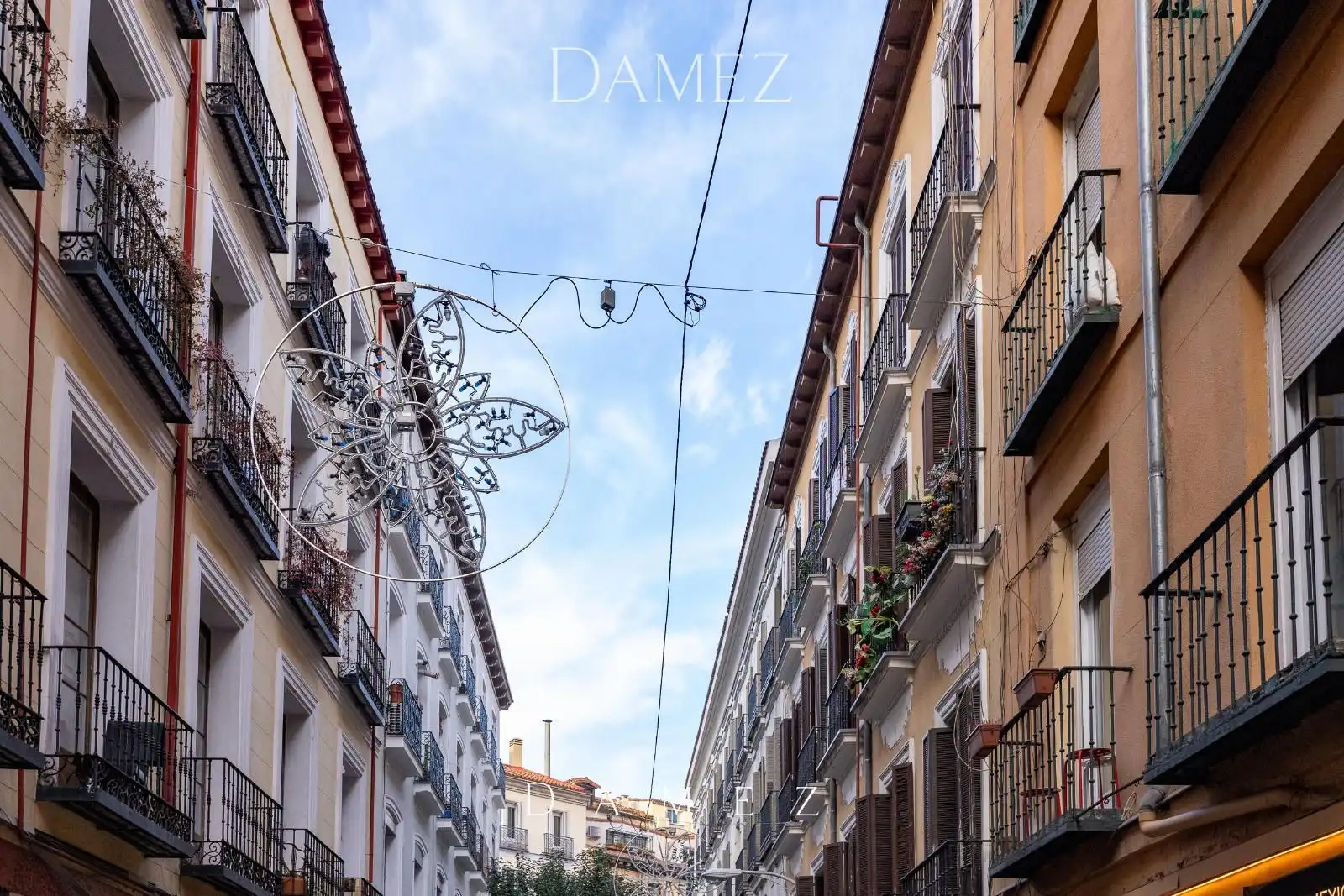 Vista exterior de Piso en venta en Madrid con Aire acondicionado y Amueblado