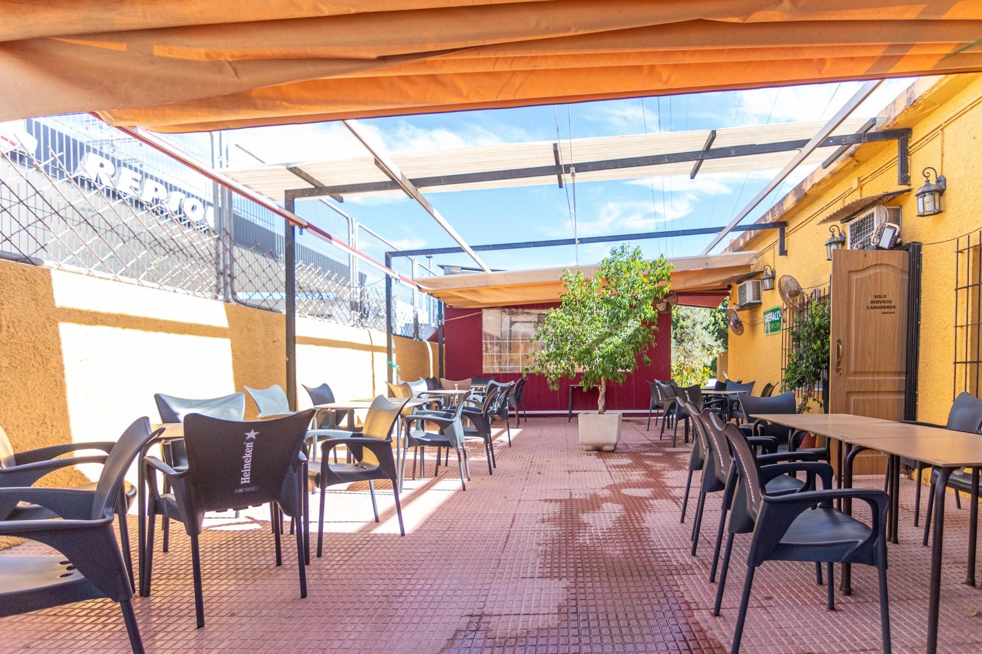 Terrassa de Local en venda en San Vicente del Raspeig / Sant Vicent del Raspeig amb Aire condicionat i Moblat