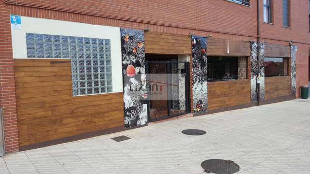 Local comercial en Alquiler en Colloto