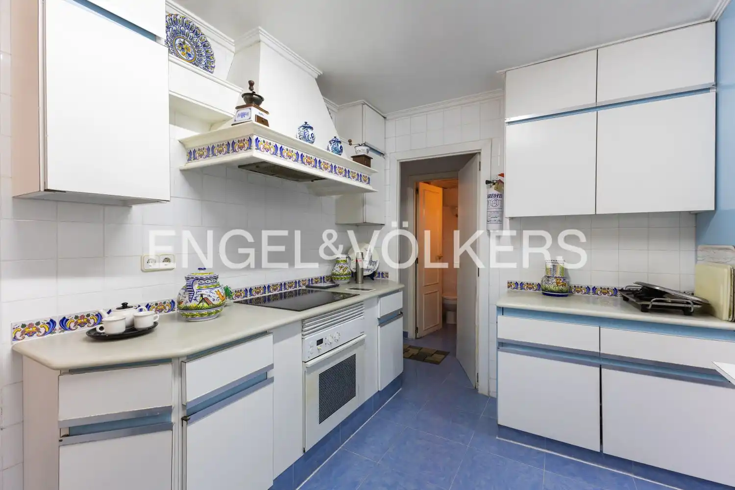 Kitchen of Flat for sale in Valencia  with Air Conditioner, Heating and Balcony