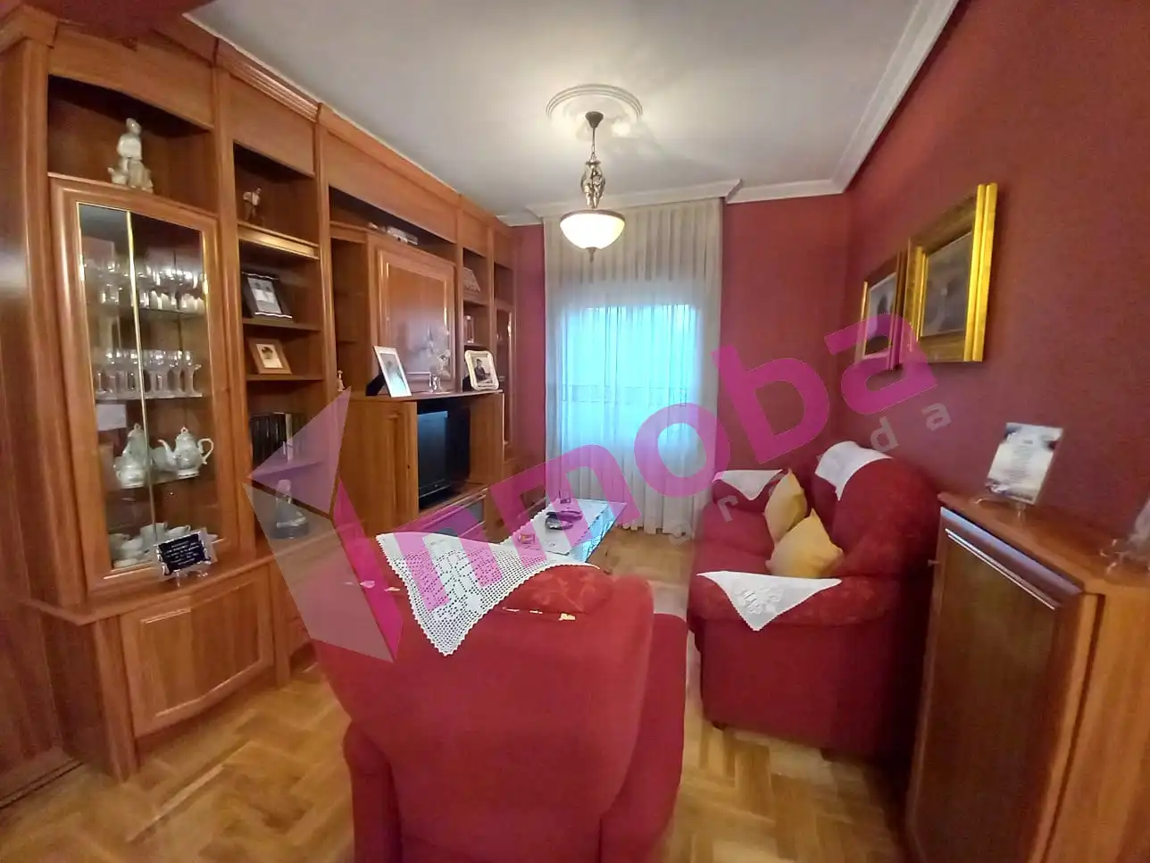 Sala d'estar de Casa o xalet en venda en Aranda de Duero amb Calefacció, Jardí privat i Parquet