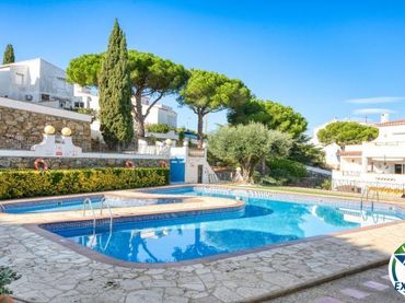 Pis amb piscina en venda a de Josep Carner 8