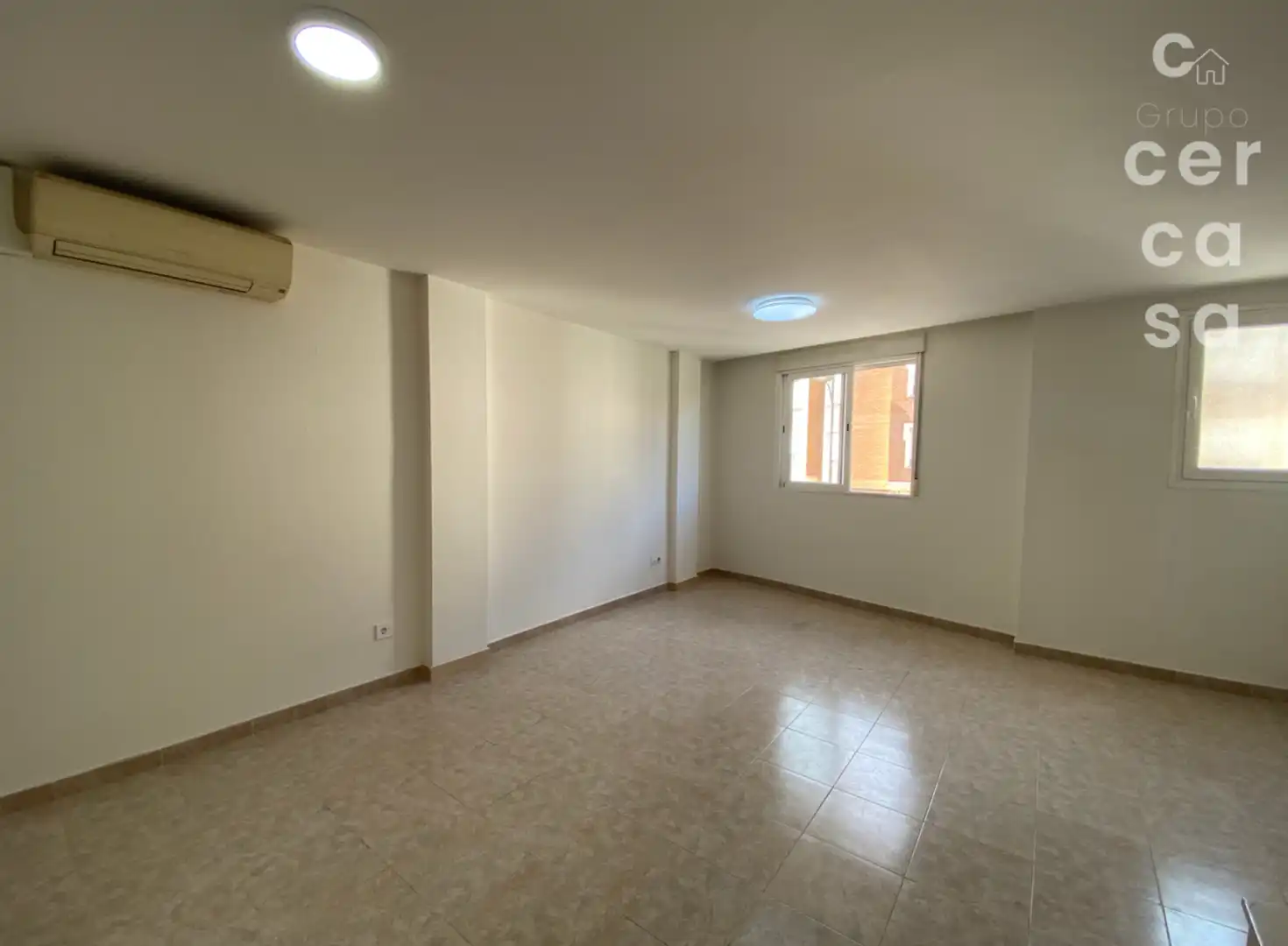 Casa adosada en venta en Tavernes Blanques con Terraza, Trastero y Balcón