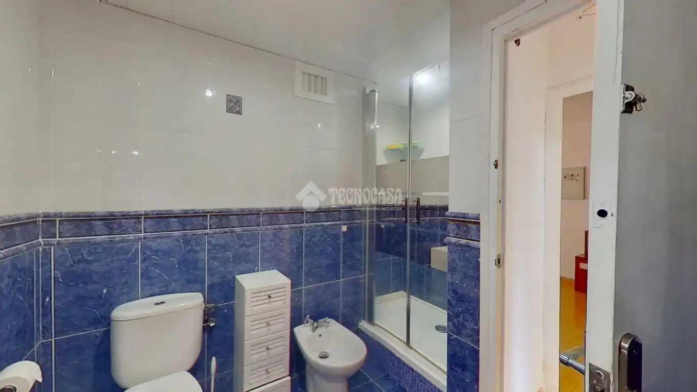 Bany de Pis en venda en Barberà del Vallès amb Aire condicionat, Parquet i Moblat