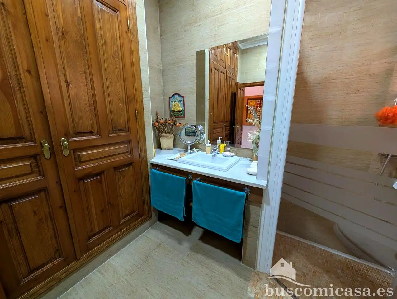 Bany de Casa o xalet en venda en Linares amb Aire condicionat, Calefacció i Jardí privat