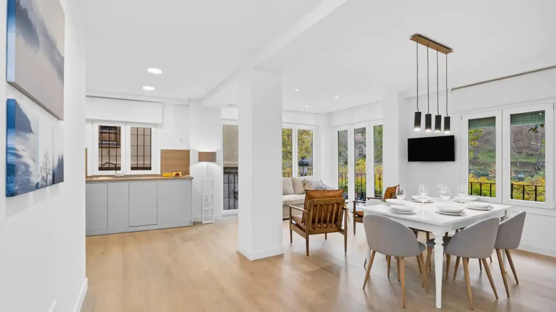 Dining room of Apartments for rent in  Granada Capital  with Air Conditioner, Heating and Parquet flooring