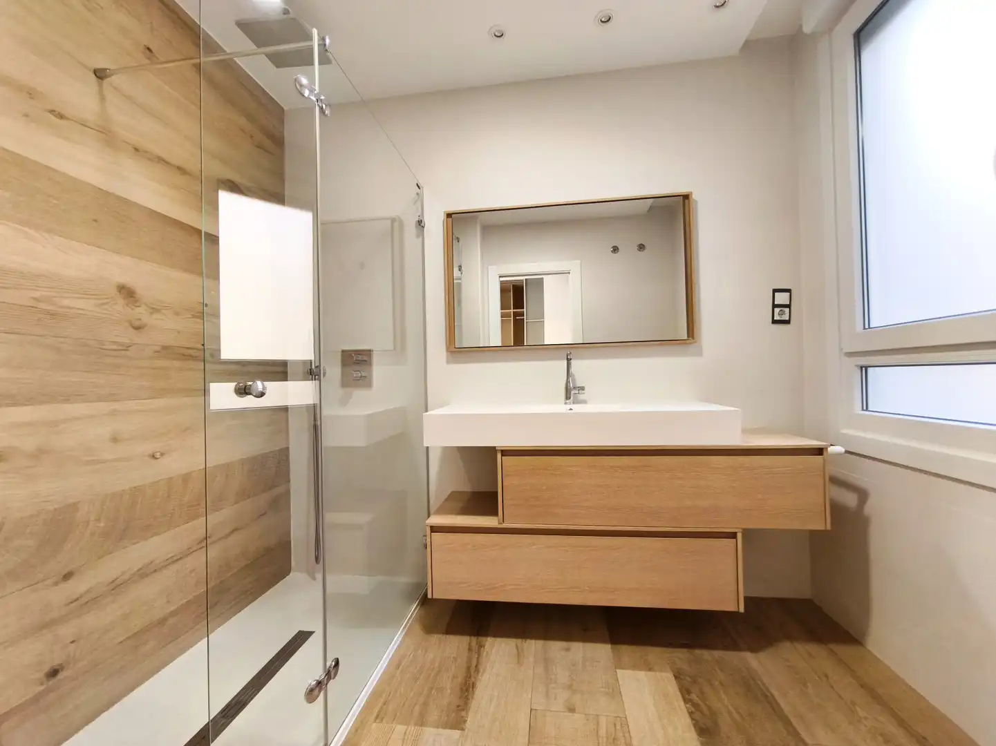 Badezimmer von Wohnung zur Miete in  Logroño mit Klimaanlage, Heizung und Möbliert